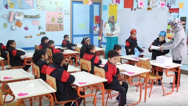طلاب داخل فصل بإحدى المدارس المصرية اليابانية يطبقون أنشطة التوكاتسو